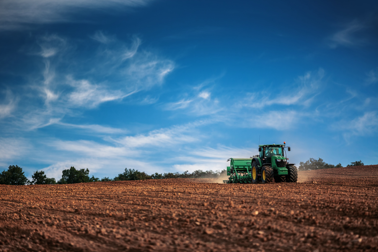 Traktor am Feld